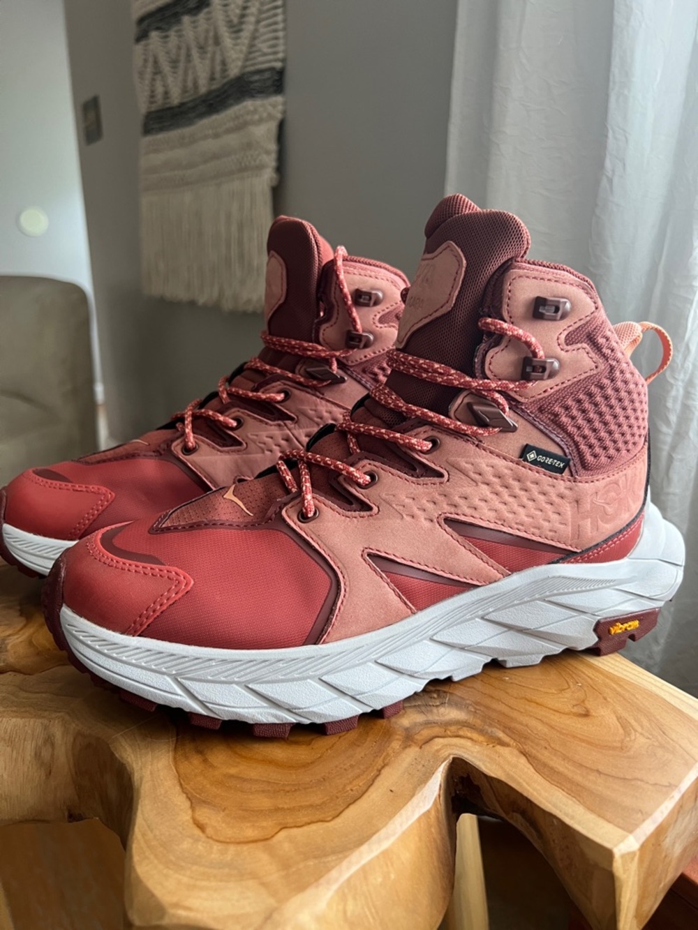 HOKA Anacapa GTX hiking boot womens size 7